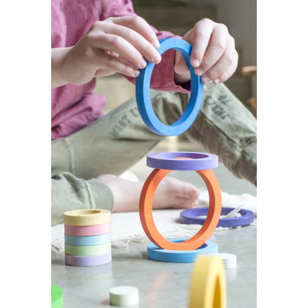 GRAPAT - 20-216 - Regenbogen Holzringe - Nest 24 Ringe (Nest Rings)